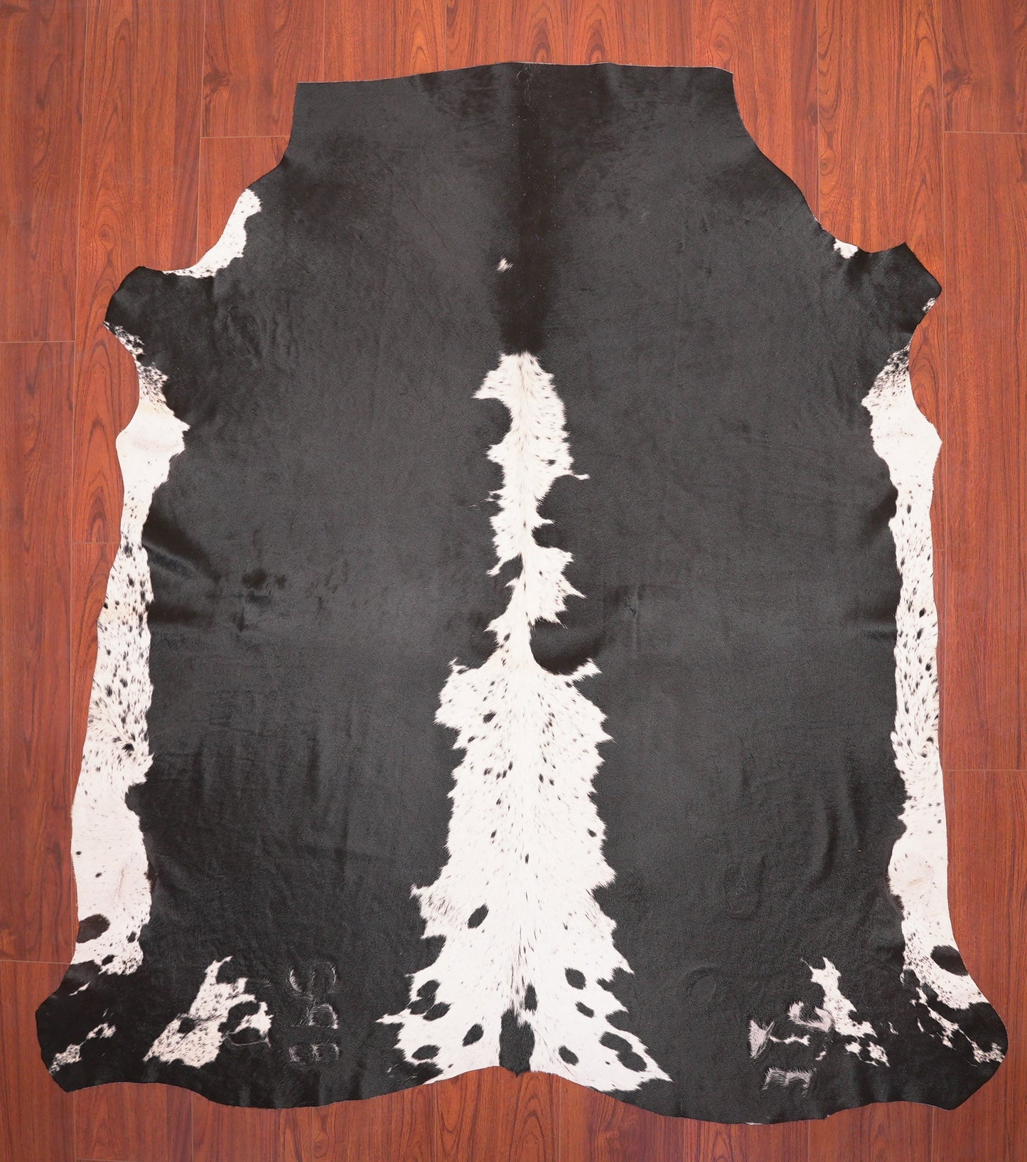 AA Grade Nguni Hide 100 (Black/White)
