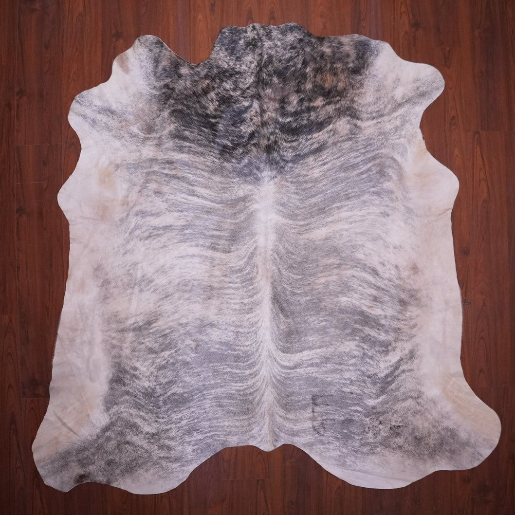 AS Grade Nguni Hide 672 (Tricolor) (L)
