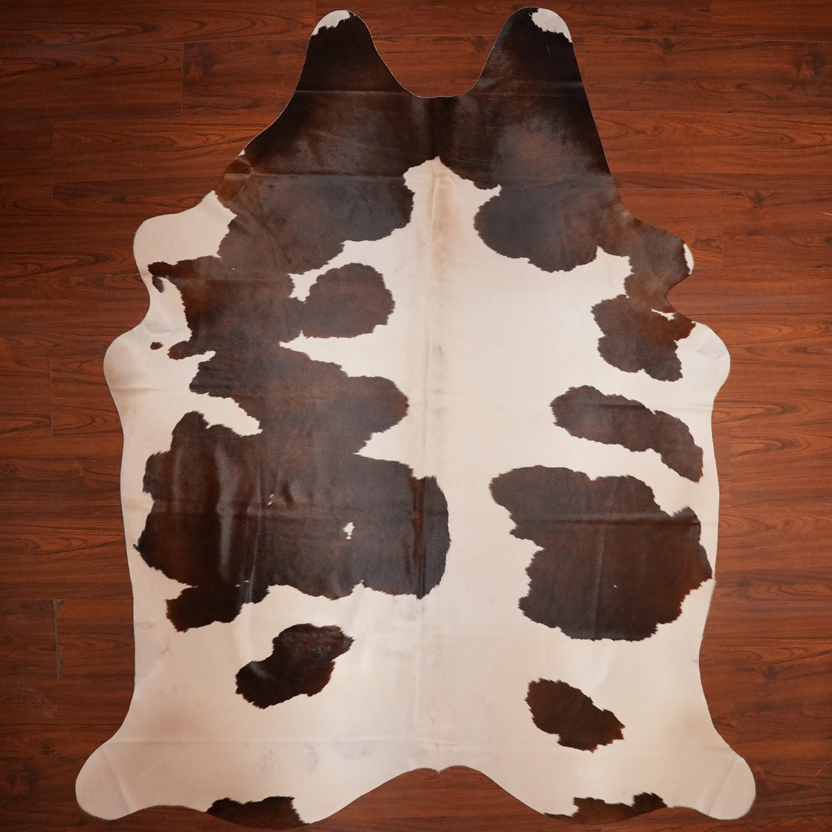 Bold Patchwork Brown cow hide rug, 254 x 204 cm, genuine cowhide