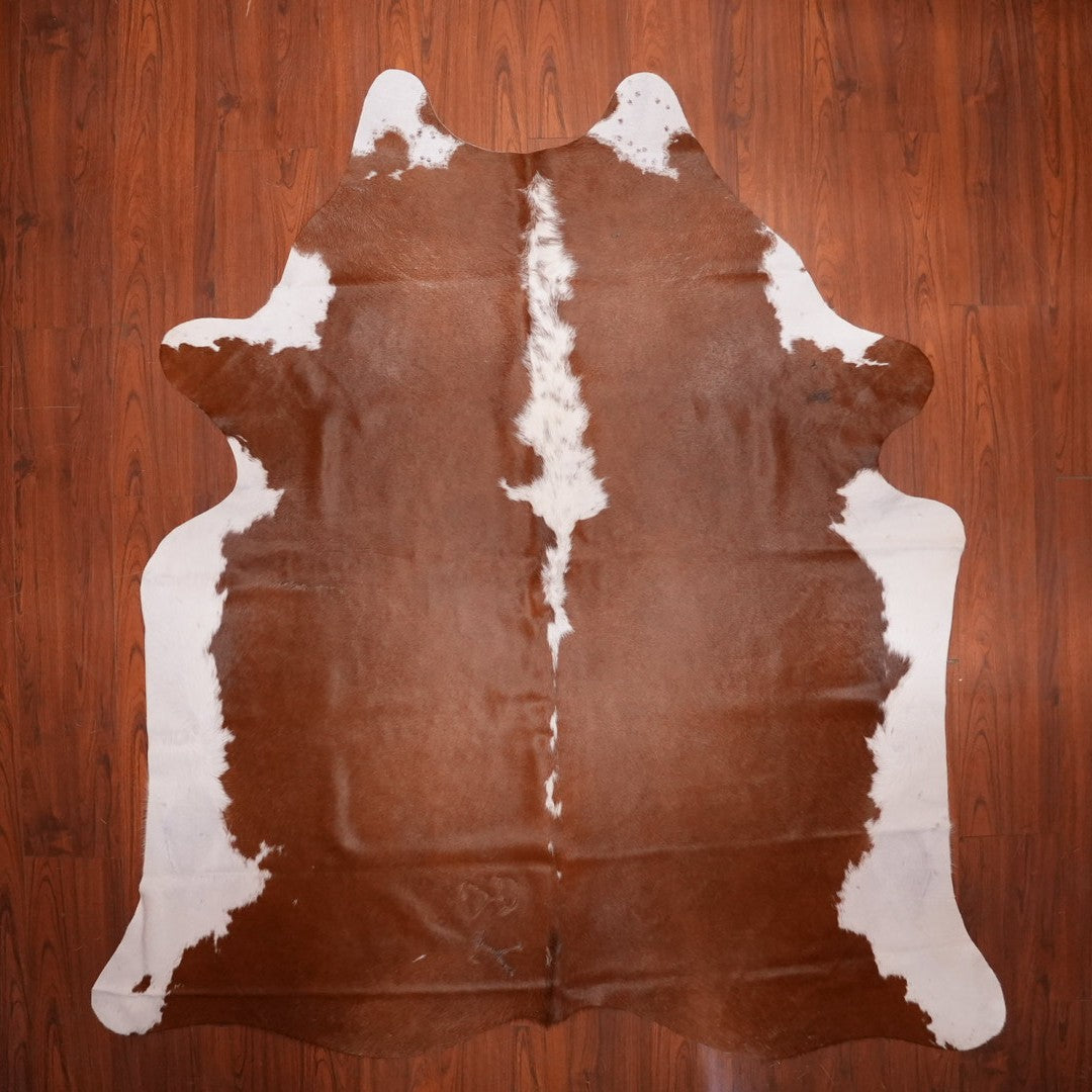 AA Grade Nguni Hide 745 (Brown/White) (L)
