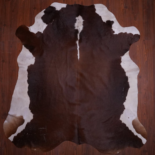 AA Grade Nguni Hide 588 (Brown/White) (L)