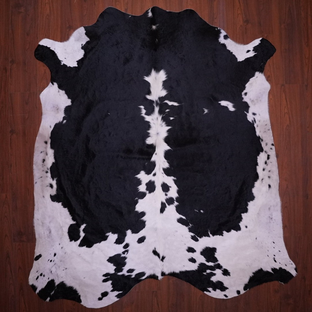AA Grade Nguni Hide 665 (Black/White) (XL)