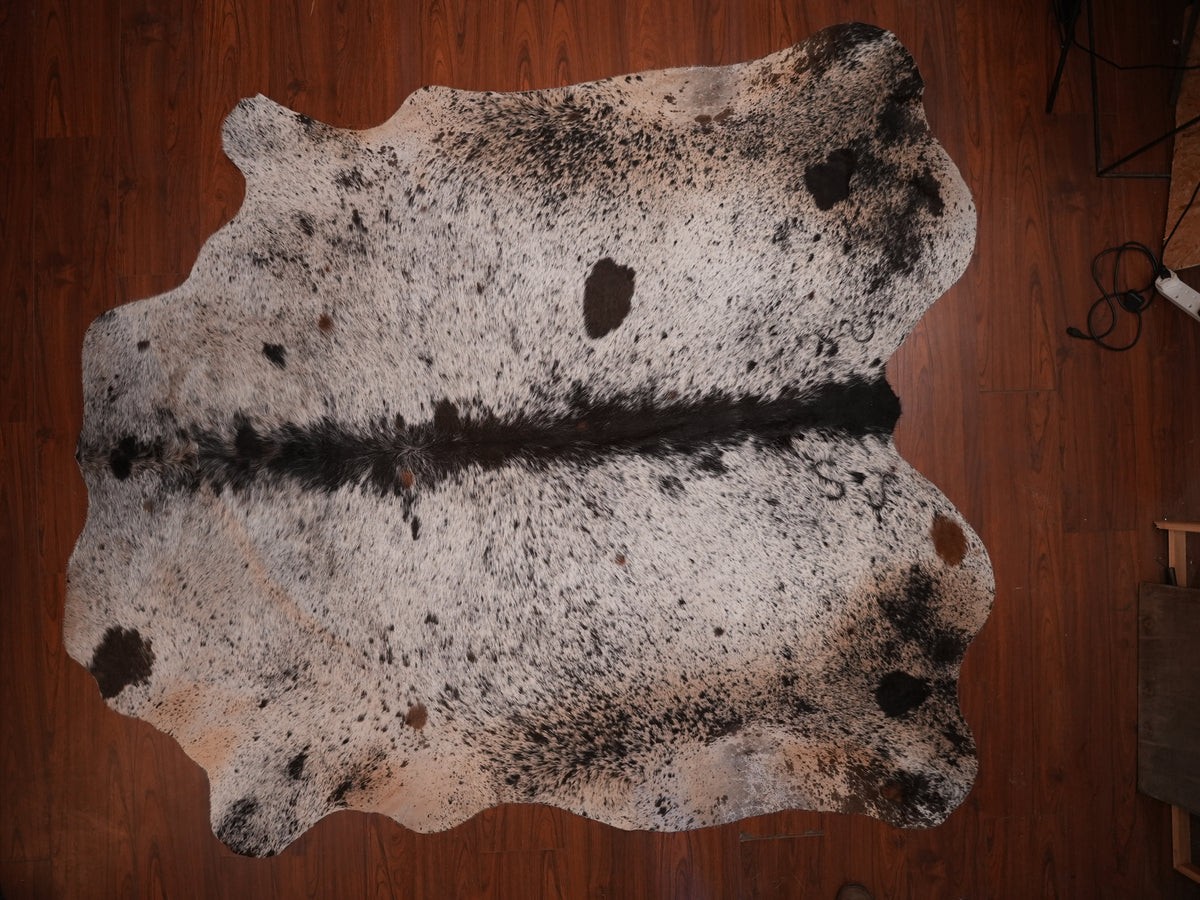 Nguni hide rug in salt-and-pepper brown, 261 x 233 cm, genuine Nguni cow hide